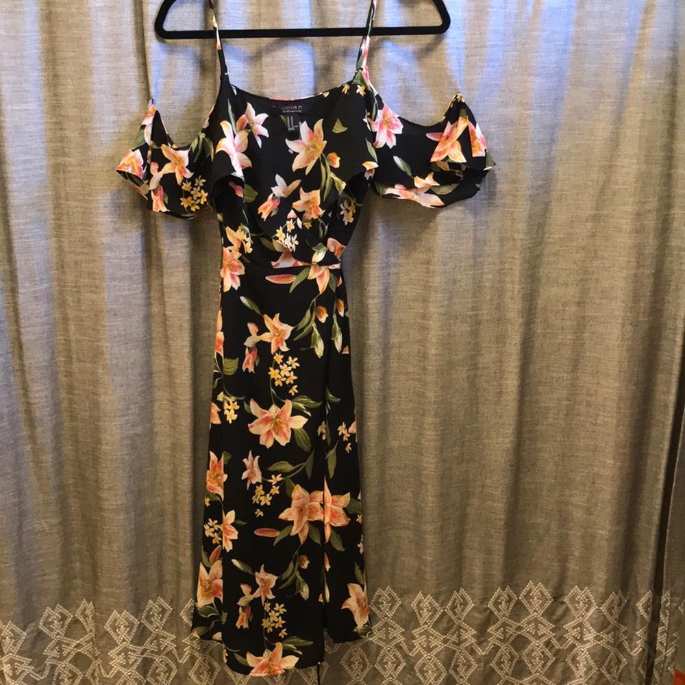Forever 21 wrap dress NWOT
